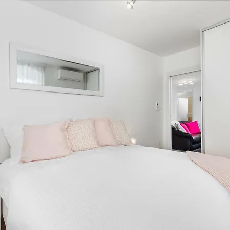 Apartment Point *