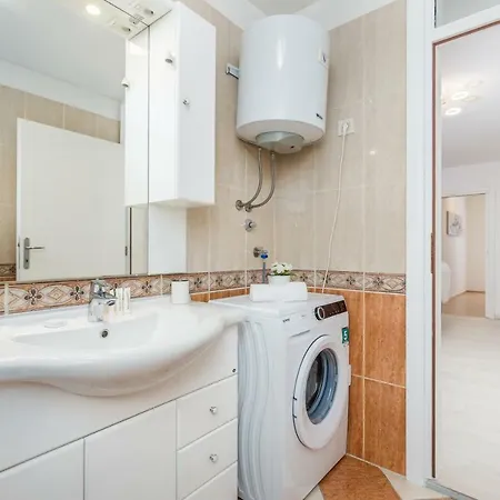 Apartment Point