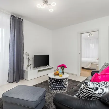 Apartment Point *