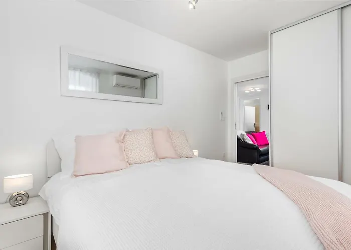 Apartment Point *