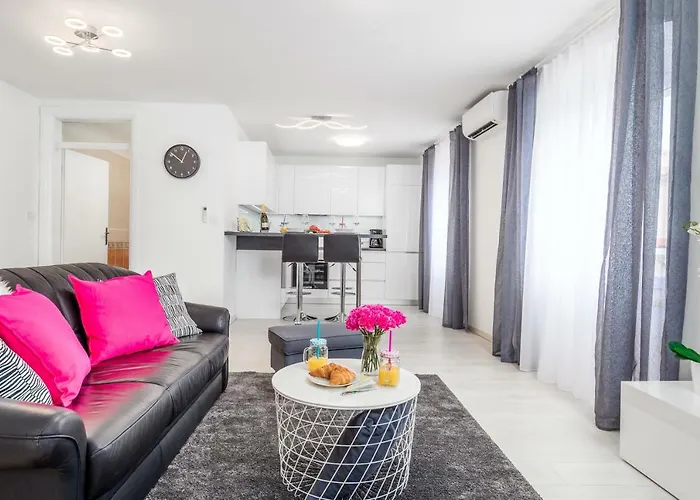 Apartment Point